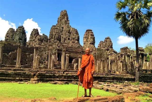2 Days Siem Reap Walking Visit Angkor Heritage Tours